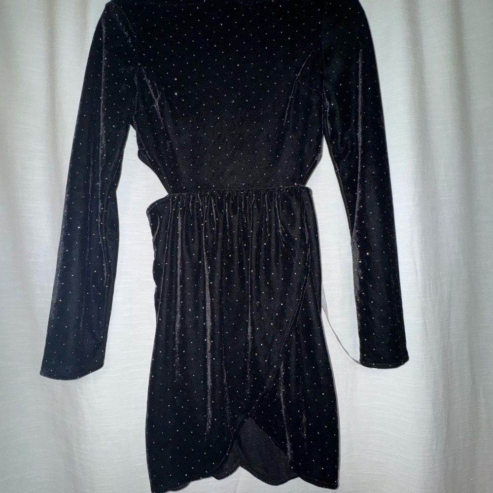 Missguided Black Velvet Long Sleeve Dress